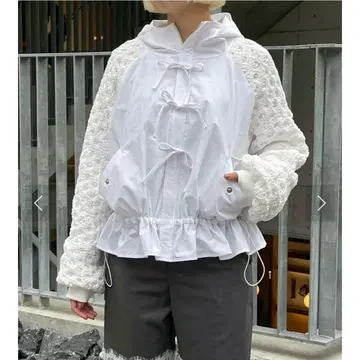 POPPY RIBBON 하이넥 후디 화이트