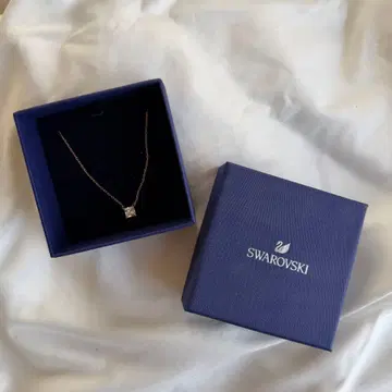 Swarovski 크리스탈 목걸이 핑크 골드
