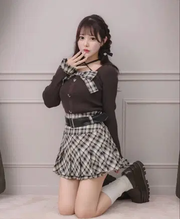 pium 피움 체크 레이어드 리본 니트탑 스커트 셋업