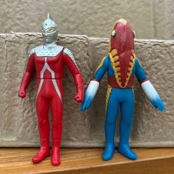 울트라 세븐 VS 메트론 외계인 소프트 비닐 길 그 둘 2체 세트