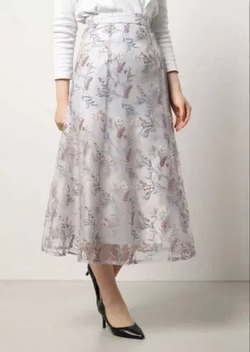 MERCURYDUO 튤 자수 플레어 스커트