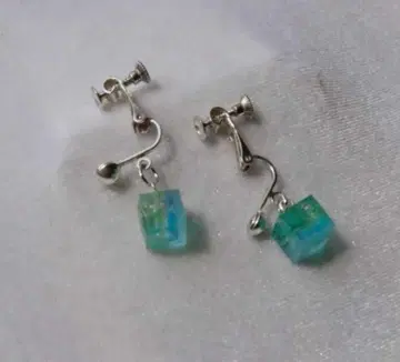 익명 배송 특가 새상품 핸드메이드 레진 큐브 참 실버 925 귀찌