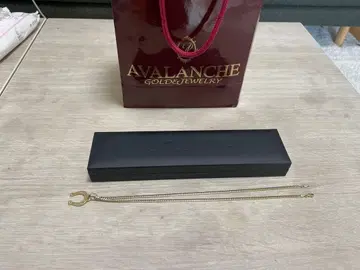 AVALANCHE 말발굽 펜던트 목걸이