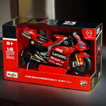 Ducati Desmosedici GP 1/6 스케일 파니갈레 v4