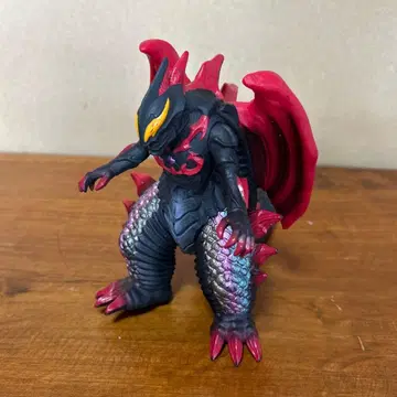 벨리알 융합수 키메라벨로스 울트라맨 소프트 비닐