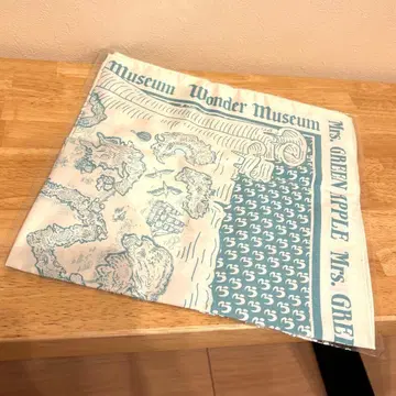 [ 미사용 새상품 ] 미세스 그린애플 원더뮤지엄 스카프