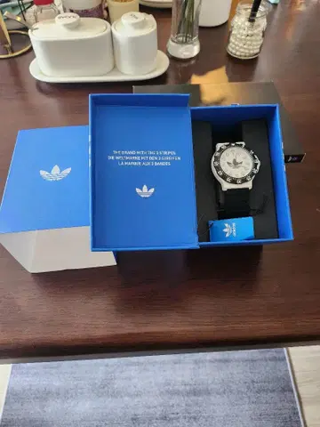 adidas 디지털 손목시계 화이트/블랙