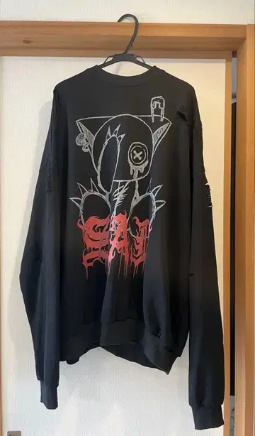 VOLCAN&APHRODITE SADCAT 볼칸 데미지 가공 긴팔 T