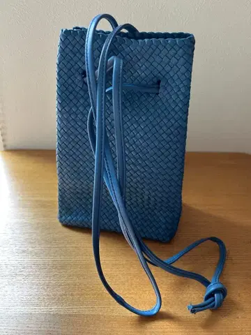 와란와얀 파랑 뜨개질 가죽 복조리형 백 HOUSEOFLOTUS