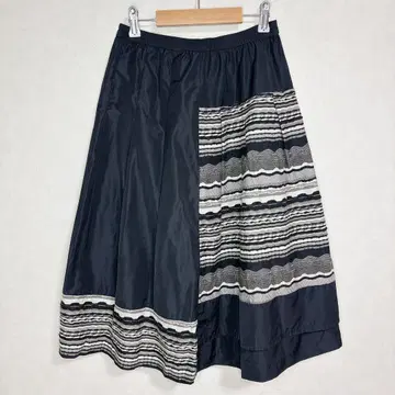 Jupe 패치워크풍 스커트 레트로 블랙 보더 무늬 플레어 a1731