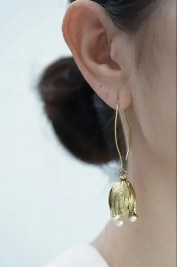 몬시로 튤립 후크 귀걸이