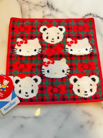 [미사용 새상품] 파미리아 x 헬로키티 손수건 빨간색