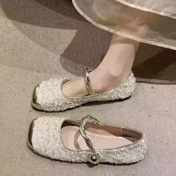 화이트 패브릭 플랫슈즈