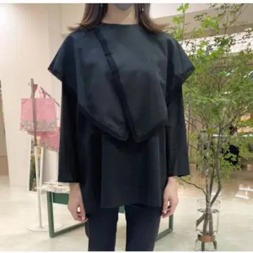 샤르망뜨 팜므 빅 칼라 블라우스