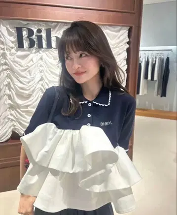 Bibiy. bibiy ROSIEPEPURAMUTOP 페플럼 상의