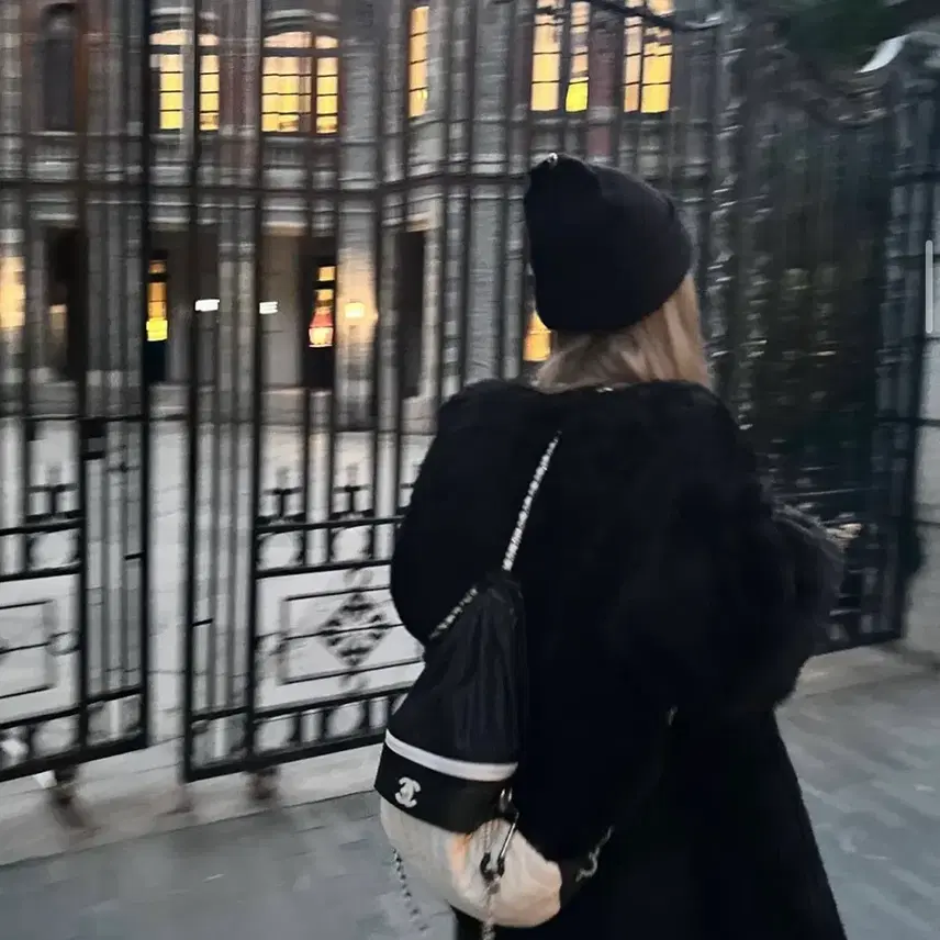샤넬 나일론 백팩 제니 가방 블랙아이보리 정품 사진 3
