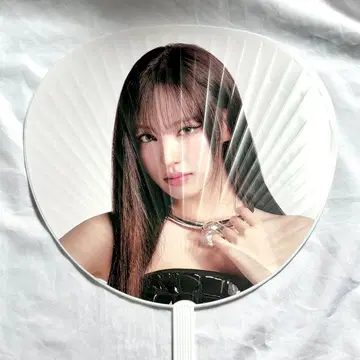 IVE 리즈 SHOW WHAT I AM 교세라 부채