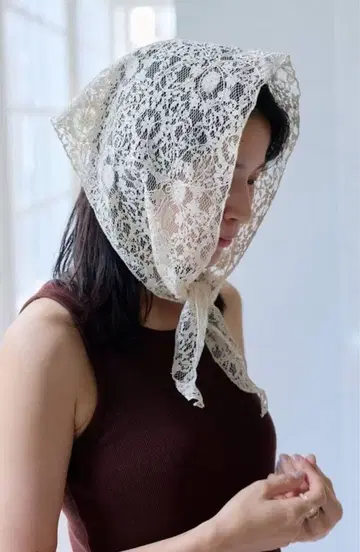 TRESSE FLOWER LACE SCARF 시시쿠이 토레스