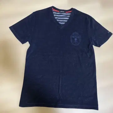 LOVELESS 네이비 V넥 반팔 셔츠 스컬 자수