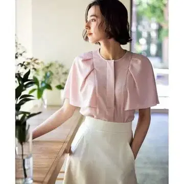 미사용 [세탁 가능] 라이트 새틴 판초 블라우스 쿠미쿄쿠