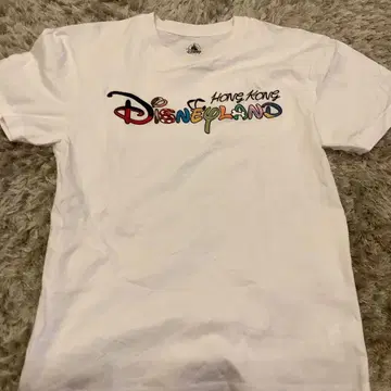 홍콩 디즈니랜드 T셔츠 S 사이즈 화이트 센터 로고