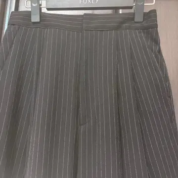 엔폴드 블랙 핀스트라이프 팬츠