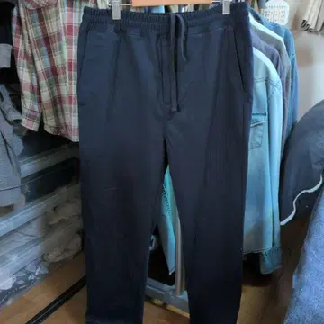 BEAMS 네이비 조거 팬츠 허리밴딩