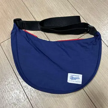 주니치 드래곤즈 반달형 숄더백