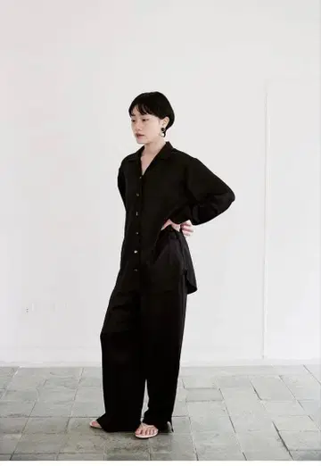 meer. 사이드 슬릿 팬츠/BLK