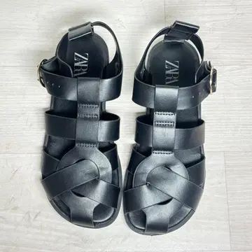 ZARA 가죽 플랫 케이지 샌들 구르카 샌들 블랙 34