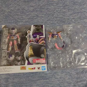 S.H.Figuarts 프리저 제1형태 & 프리저 포드