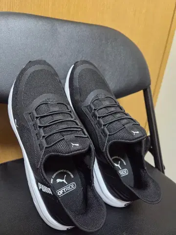 PUMA 소프트 라이드 스니커즈 블랙 8.5
