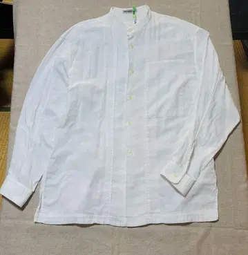 ISSEY MIYAKE MEN 화이트 밴드 카라 드레스 셔츠