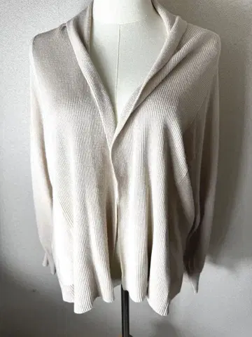 SOUP 가디건 베이지 얇은 소재 겉옷 심플 세련된 니트