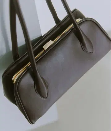 anuans 클래스 라운드 숄더