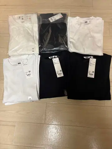 새상품 UNIQLO T셔츠 화이트 블랙 XS S 16장 세트 유니클로