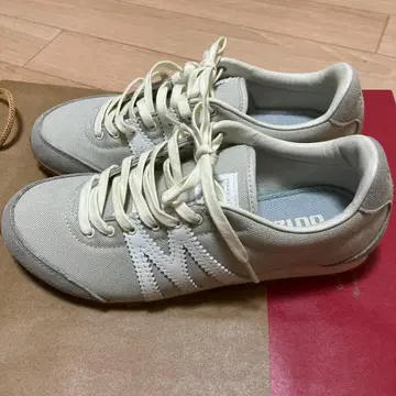 Mizuno 그레이 스니커즈 24.0cm