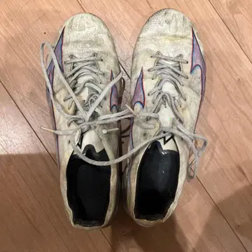 Mizuno Alpha 화이트 스파이크 슈즈