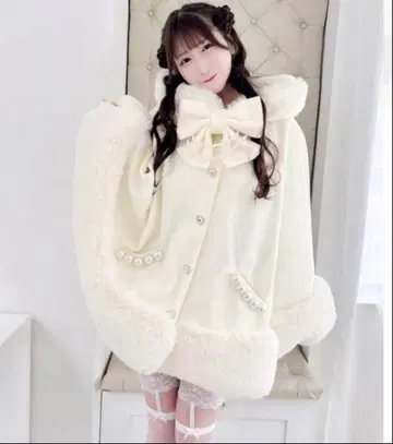 MARS 판초 코트 화이트