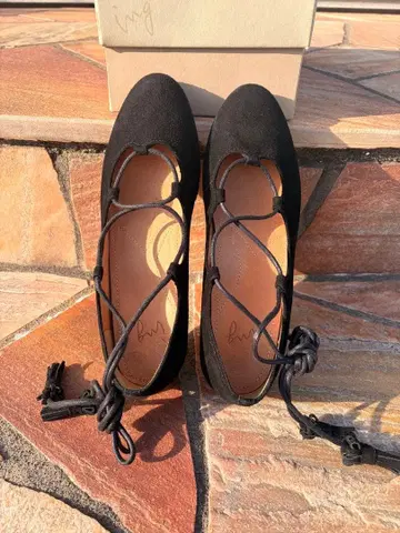 ing 블랙 플랫슈즈 23