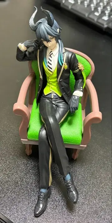 트위스테 마레우스 프리미엄 그레이스 시츄에이션 피규어