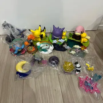 포켓몬 모음 블래키 가브리아스 피카츄 라프라스