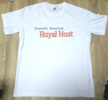 UNIQLO 유니클로 로얄 호스트 T셔츠