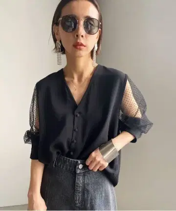 Ameri 2WAY DOT SLEEVE BLOUSE