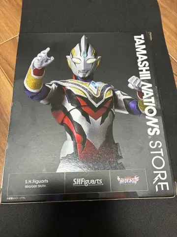 SH피규아트 울트라맨 트리거 투르스 DX 메가로조아 제2형태