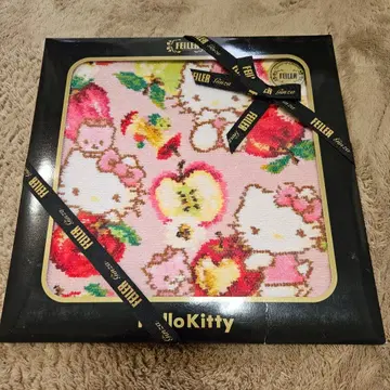 [기프트 포장 완료] 페이 x 헬로키티 손수건 애플