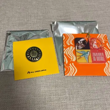 미세스 그린애플 랜덤 2종 핀 배지 & 키링 세트