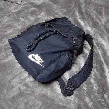 새상품급 NIKE 백팩 블랙 나이키