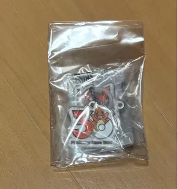 포켓몬 30주년 메탈 참 캡슐 토이 리자몽 파이리