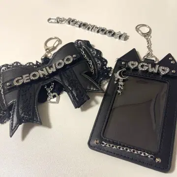 ALPHA DRIVE ONE 김건우 트레이딩 카드 케이스 참 스트랩